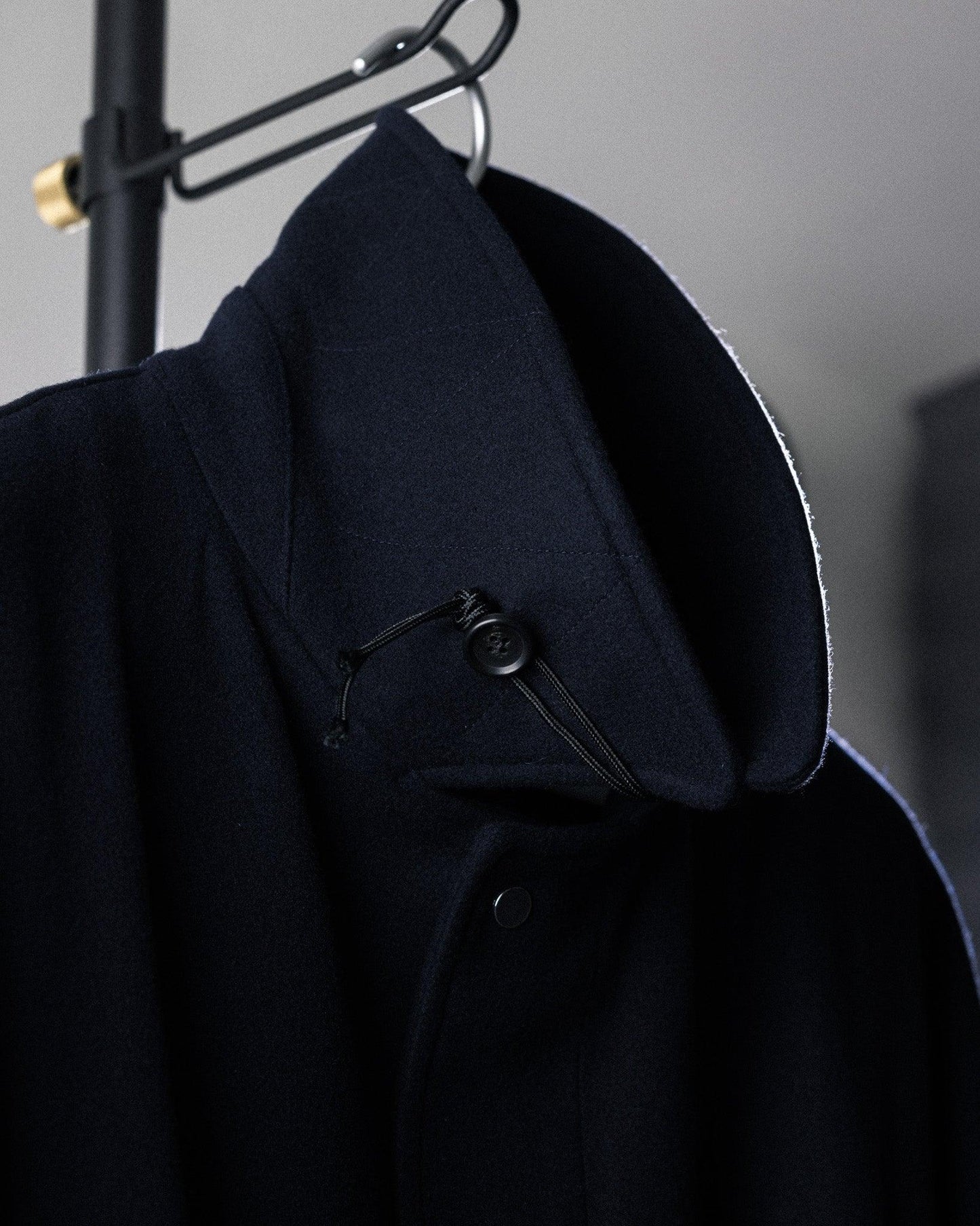 【15% OFF】 UNTRACE 2024AW|LAMBS WOOL MELTON TRENCH JACKET (DARK NAVY) - IKKOKU SHOP