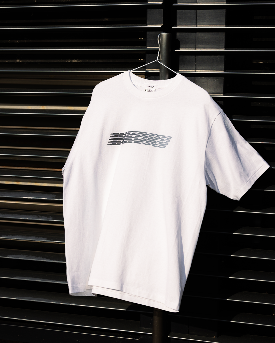 IKKOKU|Speed-line Logo Tee (GREYTONE)