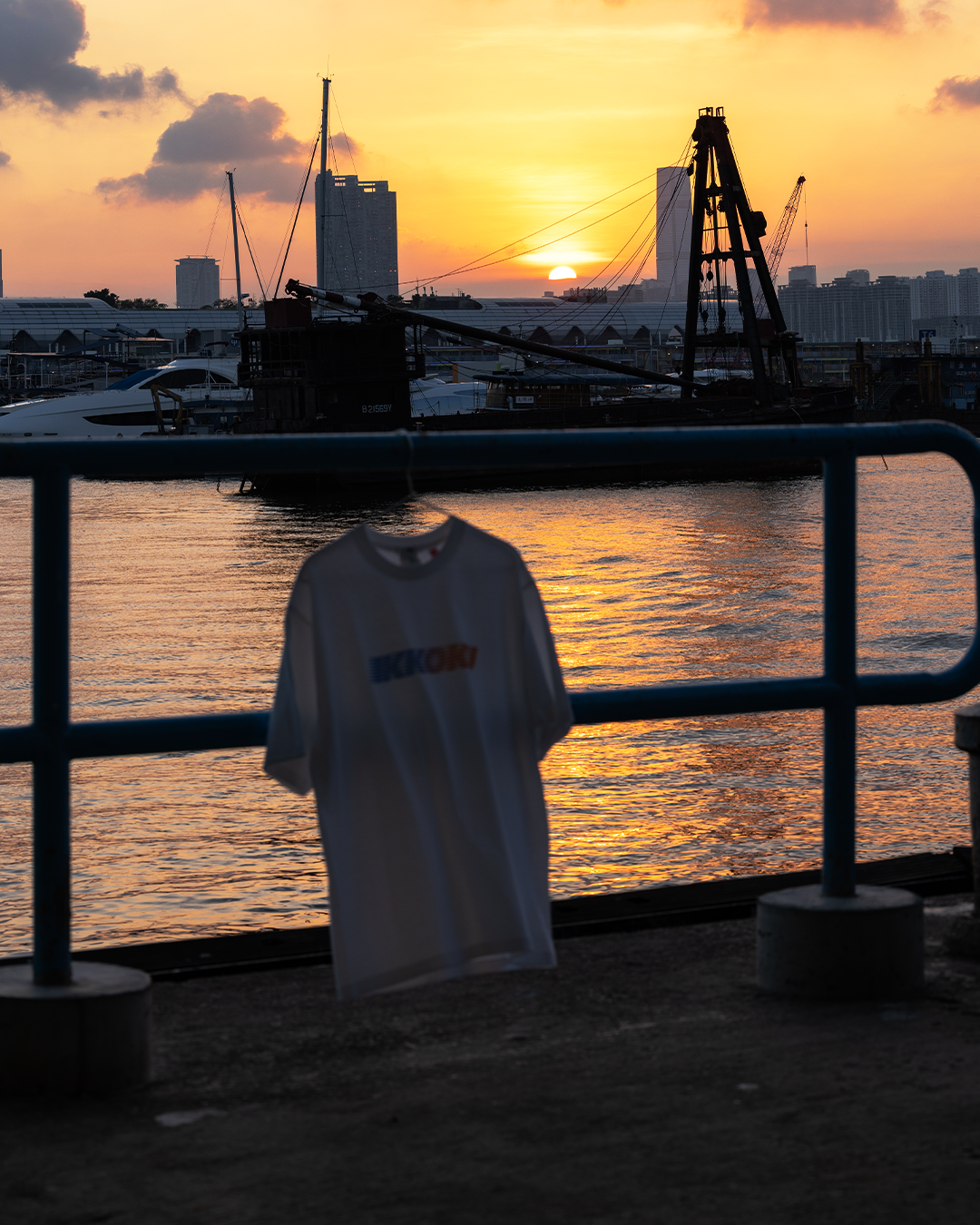 IKKOKU|Speed-line Logo Tee (SUNSET)