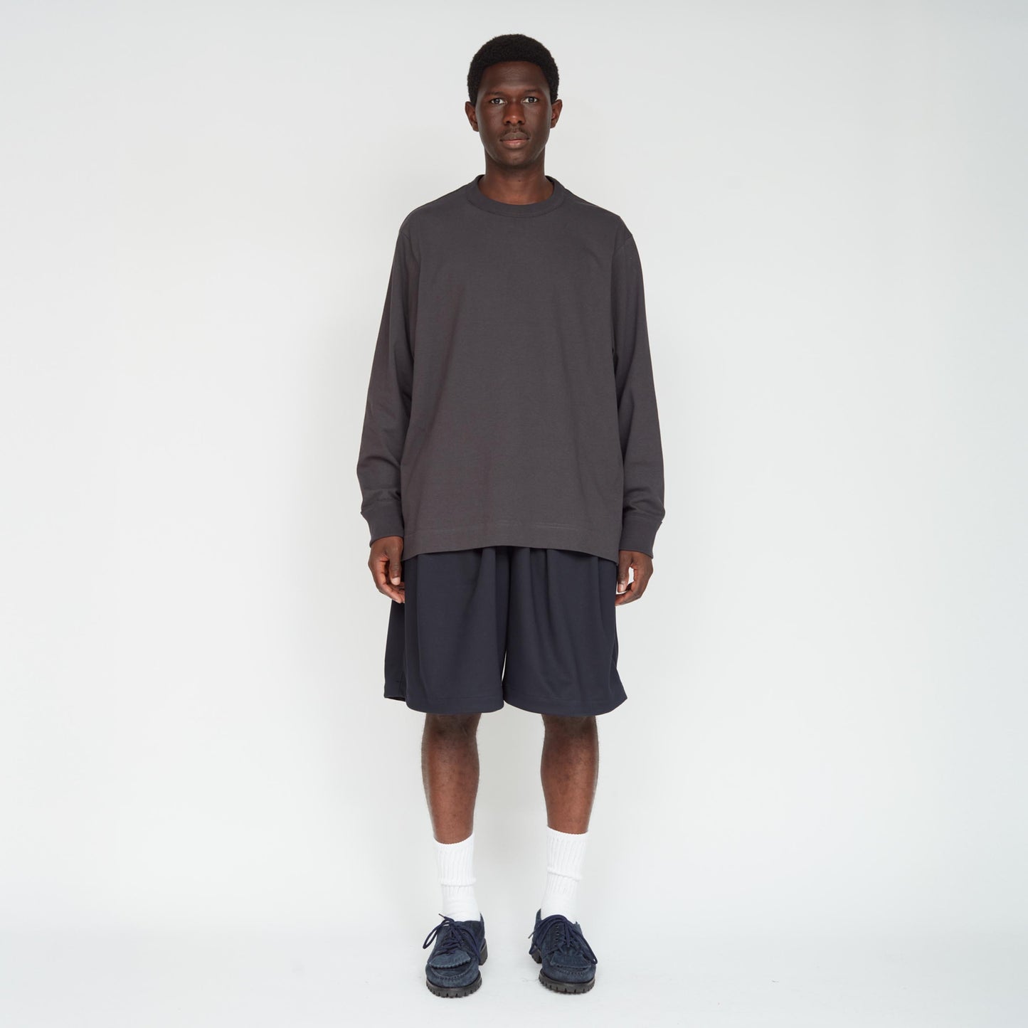 UNTRACE|_157 KNEE SHORTS