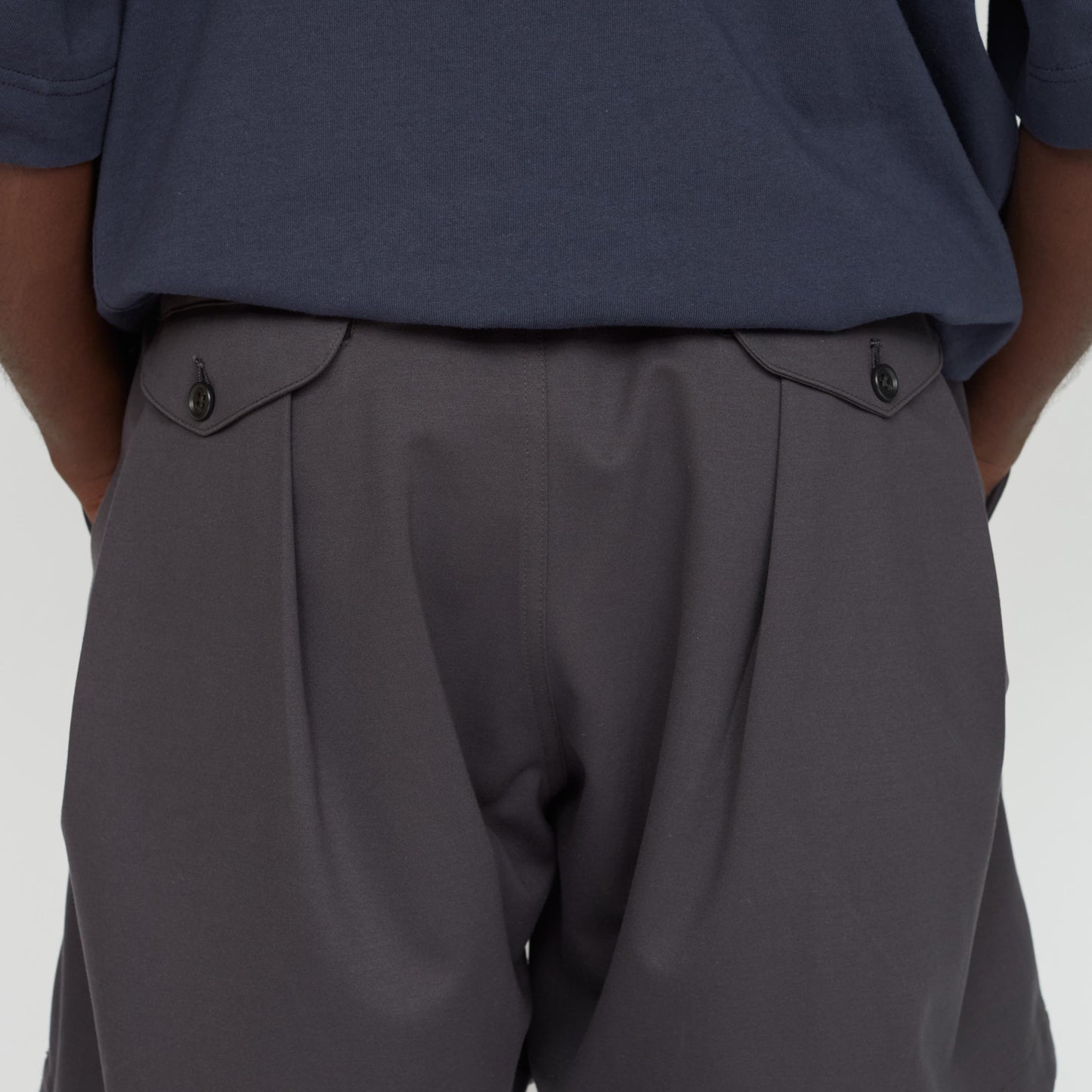 UNTRACE|_157 KNEE SHORTS