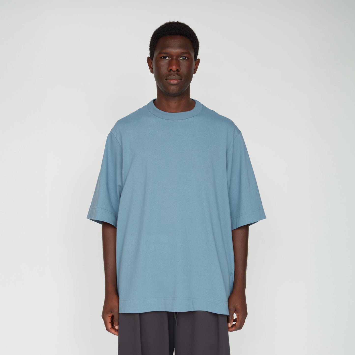 UNTRACE|_171 BOX Tee S/S (ASH BLUE)