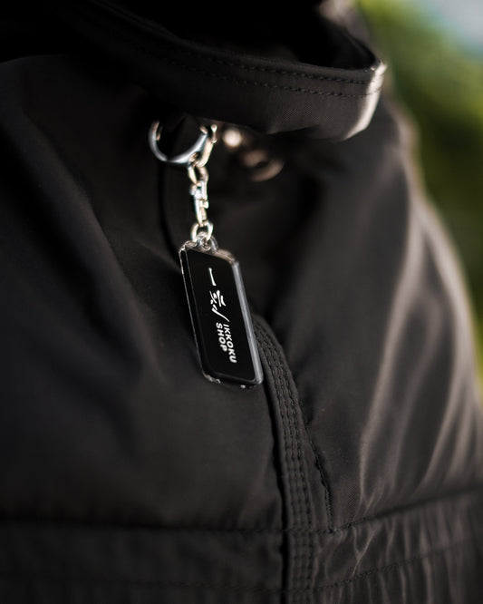 IKKOKU|Logo Keychain (BLACK)