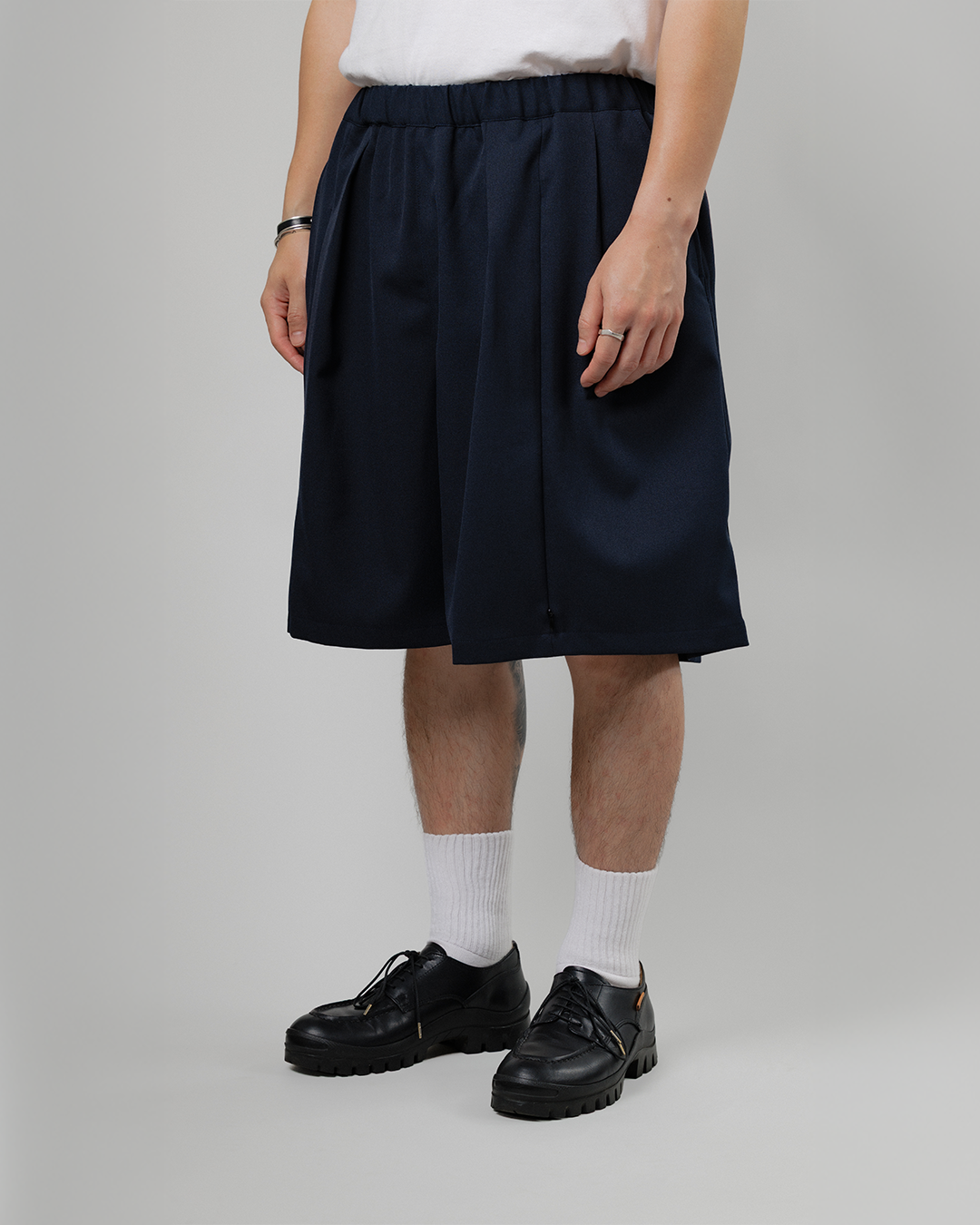 UNTRACE｜_263 KNEE SHORTS (DARK NAVY / OLIVE)