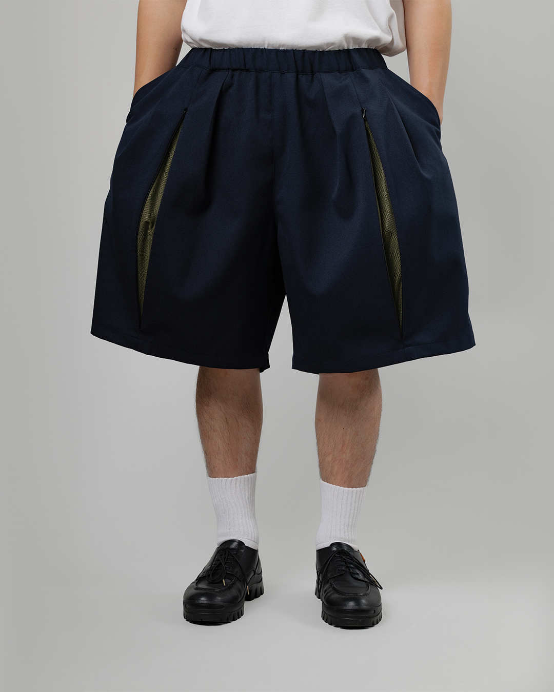 UNTRACE｜_263 KNEE SHORTS (DARK NAVY / OLIVE)