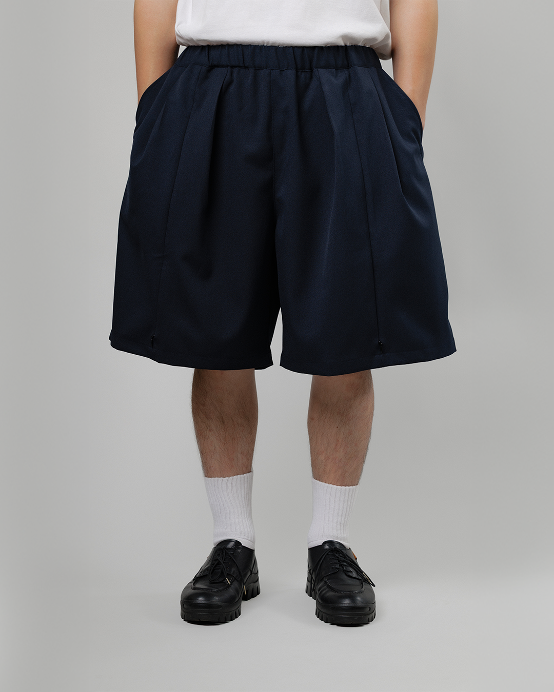 UNTRACE｜_263 KNEE SHORTS (DARK NAVY / OLIVE)