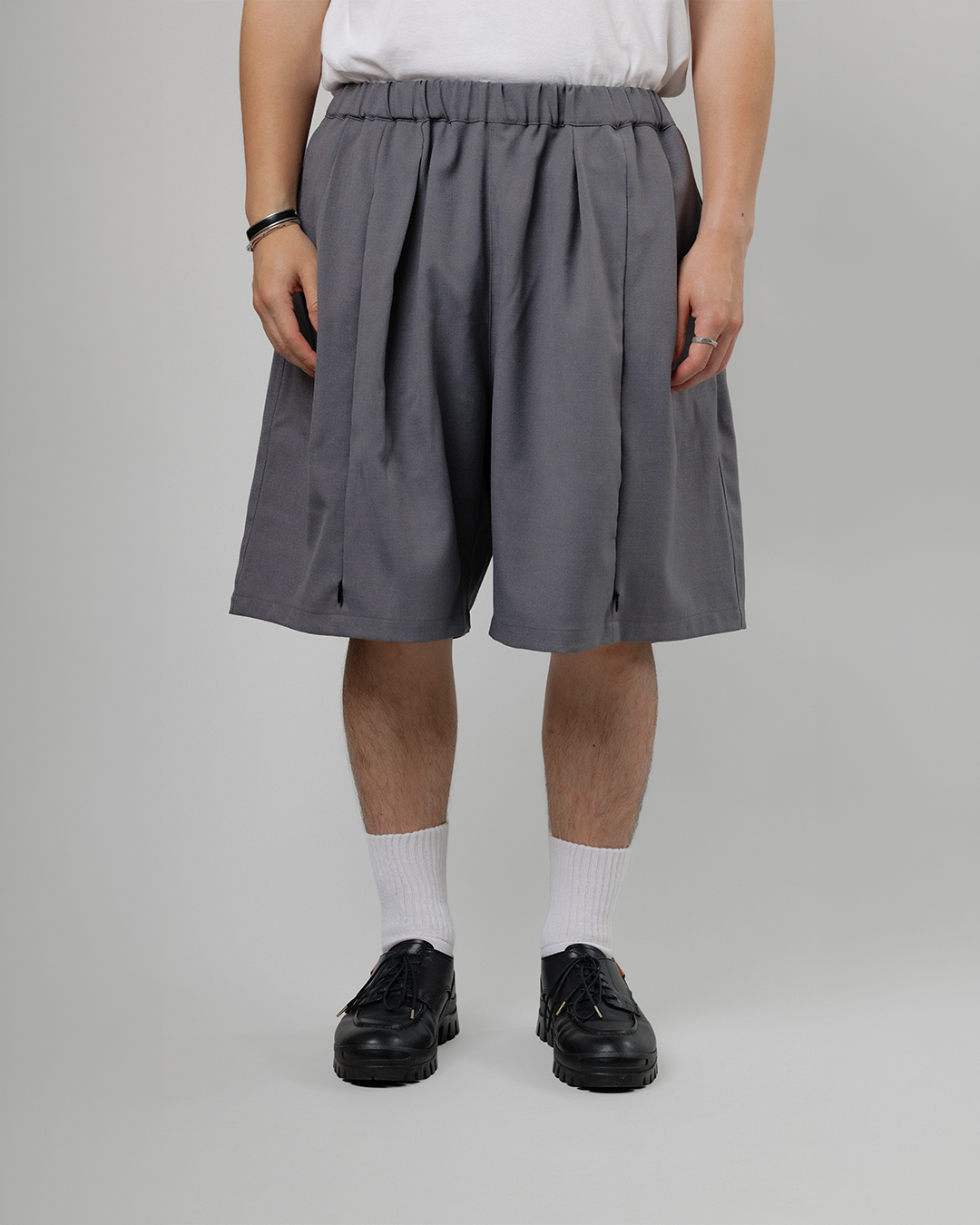UNTRACE｜_263 KNEE SHORTS (CHARCOAL / DEEP PURPLE)