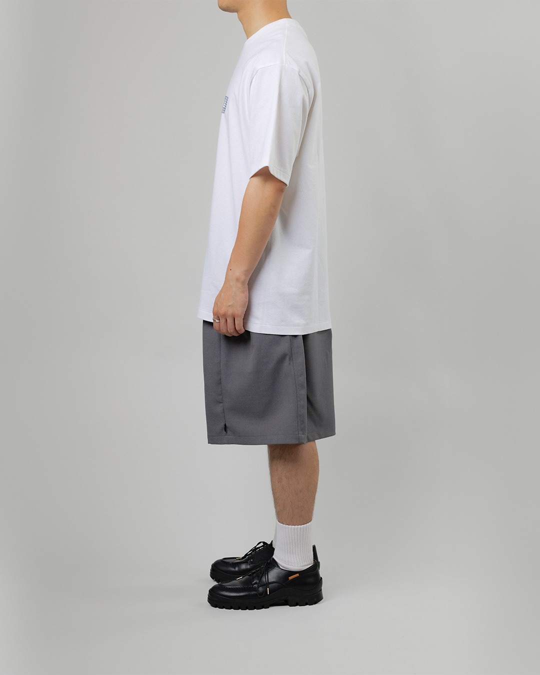 UNTRACE｜_263 KNEE SHORTS (CHARCOAL / DEEP PURPLE)
