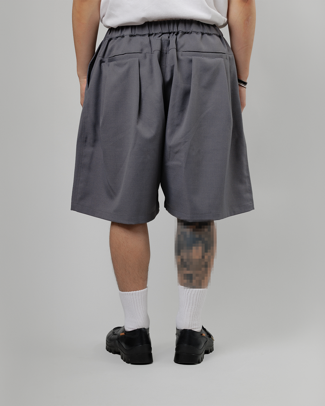 UNTRACE｜_263 KNEE SHORTS (CHARCOAL / DEEP PURPLE)