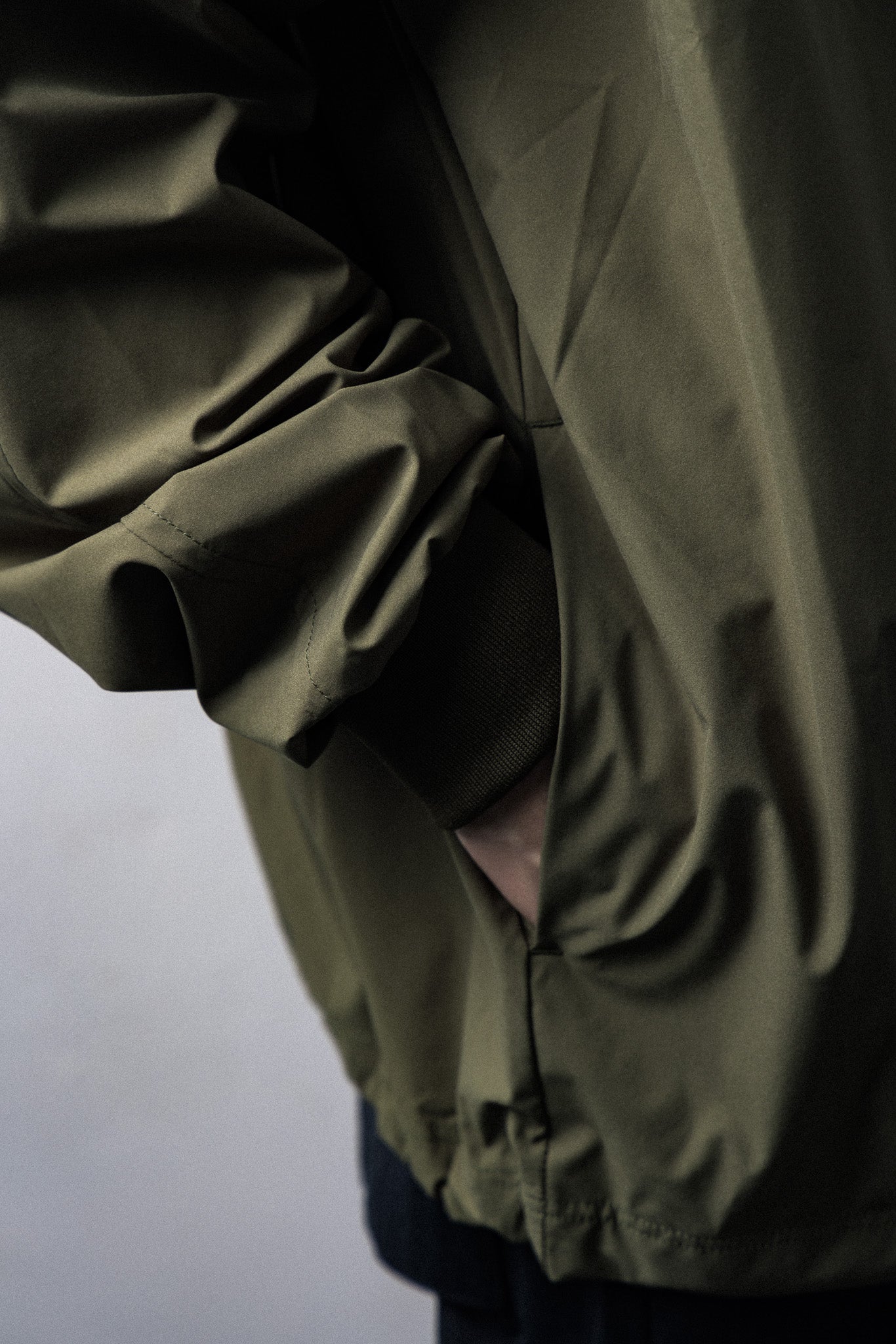 UNTRACE 2024AW｜MULTI SOLOTEX® L/S SMOCK (OLIVE)