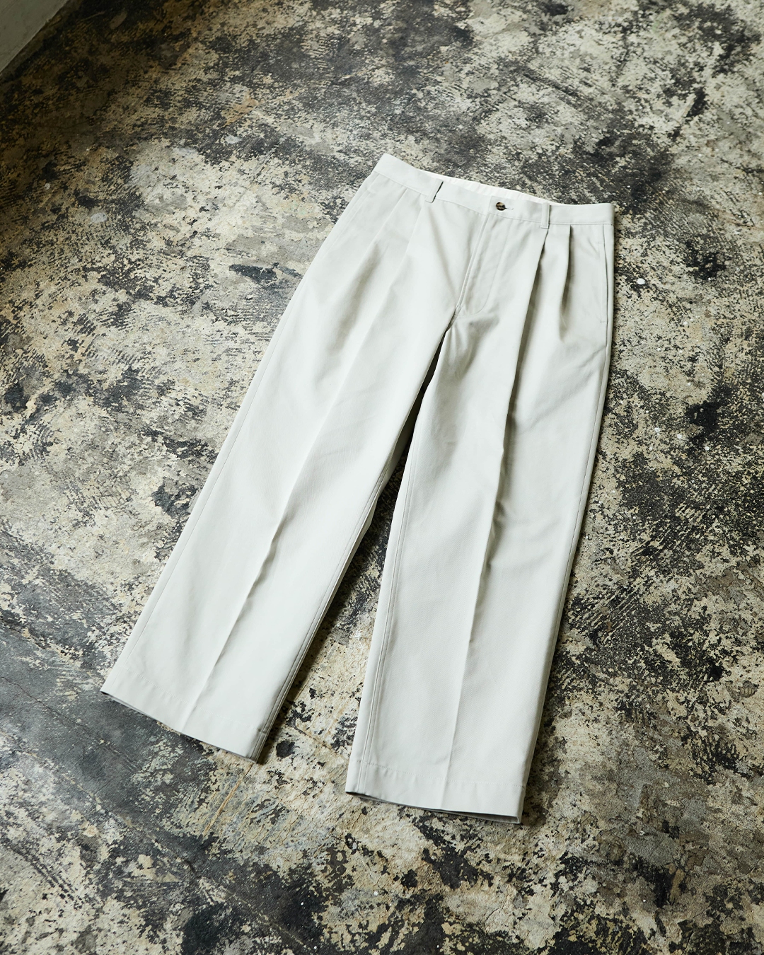 Schuray.｜Combed Cotton Chino Trousers (BEIGE)