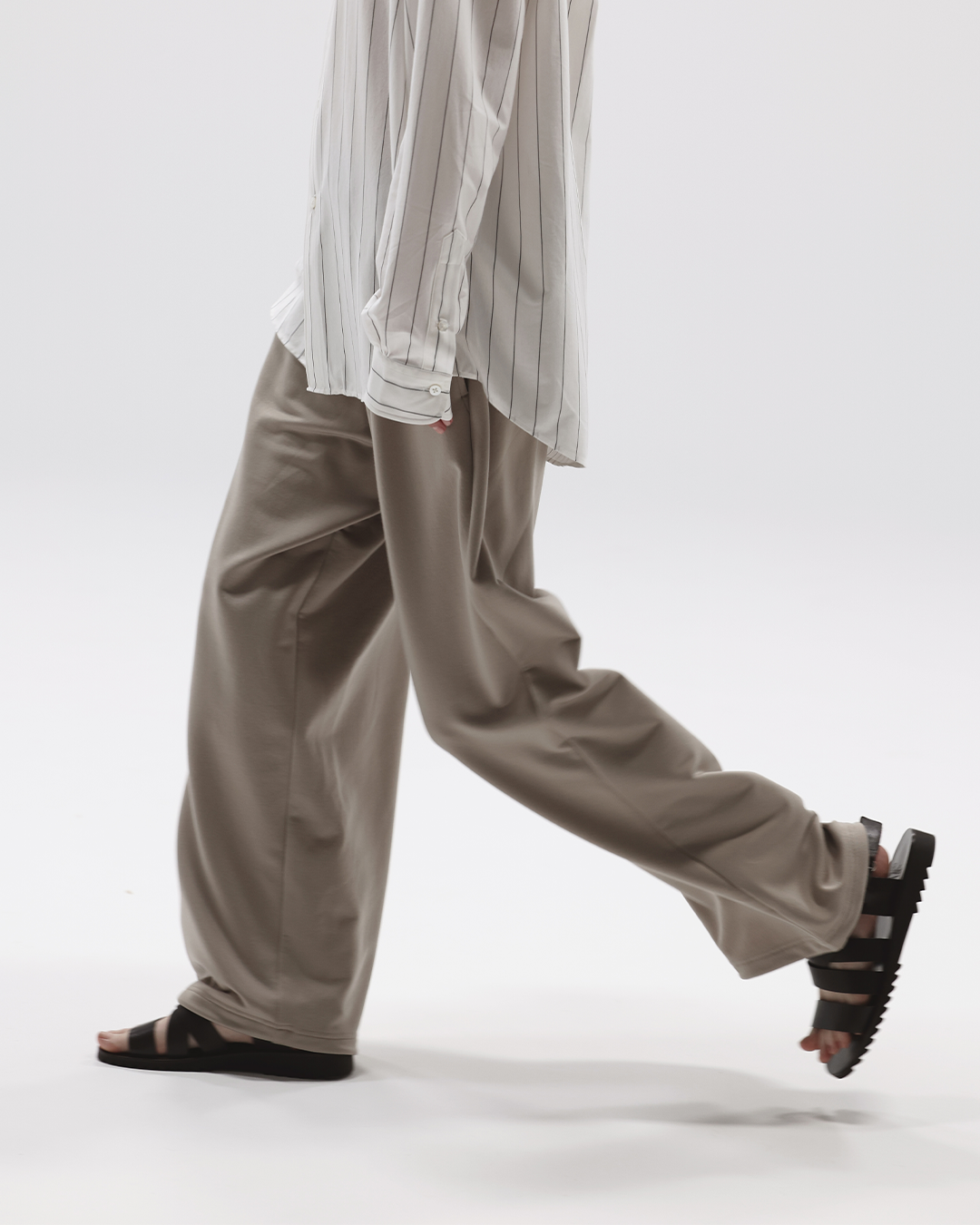 KANEMASA PHIL.｜28G Cupro Easy Pants (BEIGE)