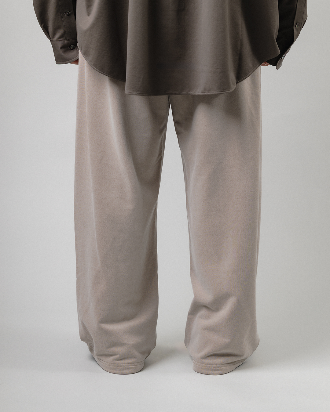 KANEMASA PHIL.｜28G Cupro Easy Pants (BEIGE)