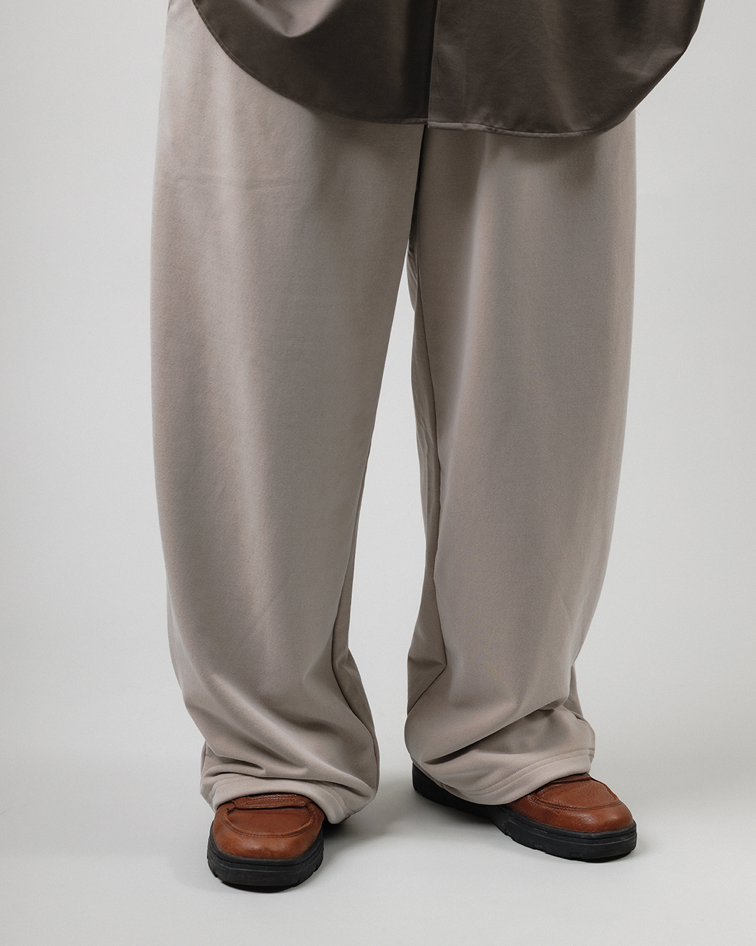 KANEMASA PHIL.｜28G Cupro Easy Pants (BEIGE)