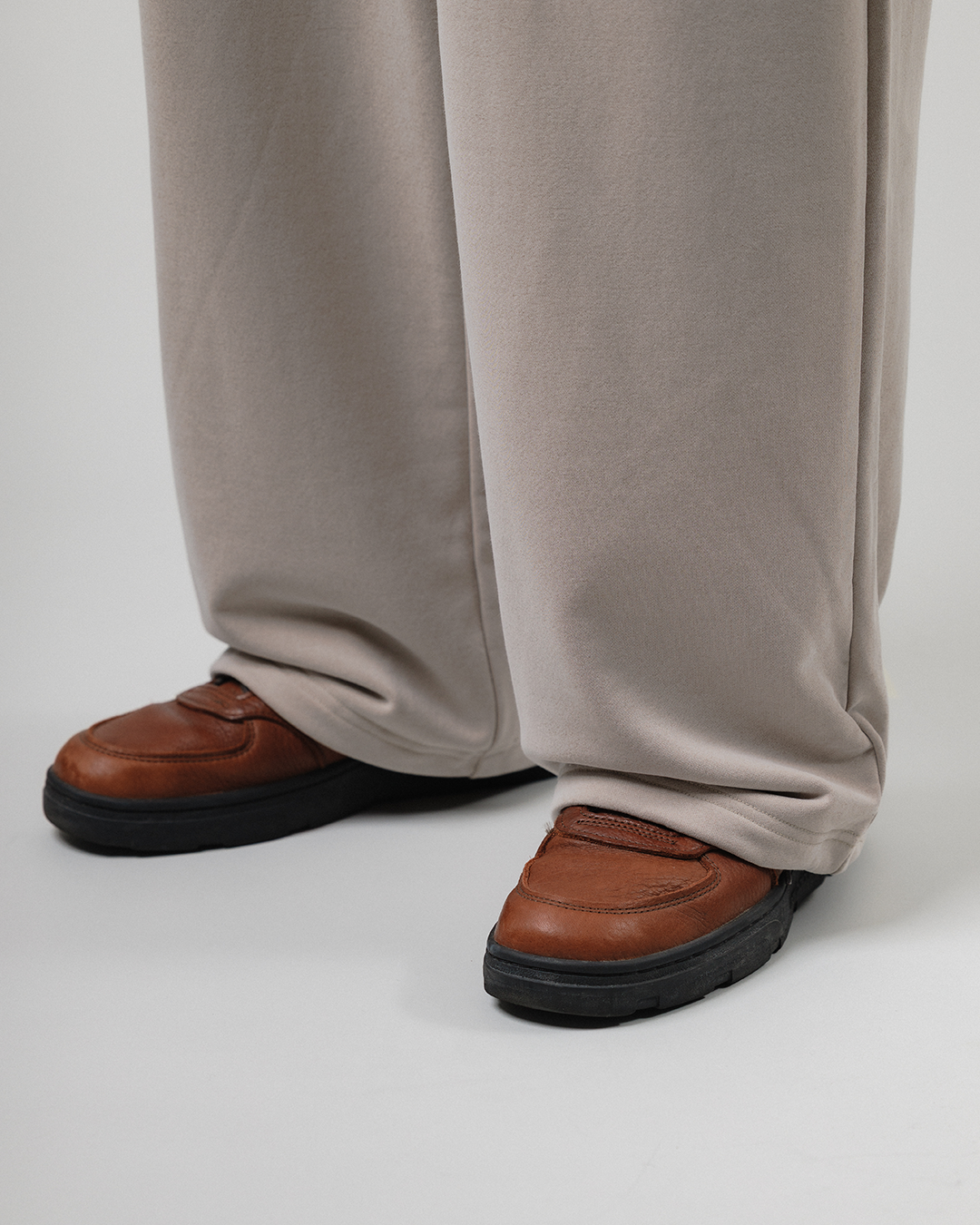 KANEMASA PHIL.｜28G Cupro Easy Pants (BEIGE)